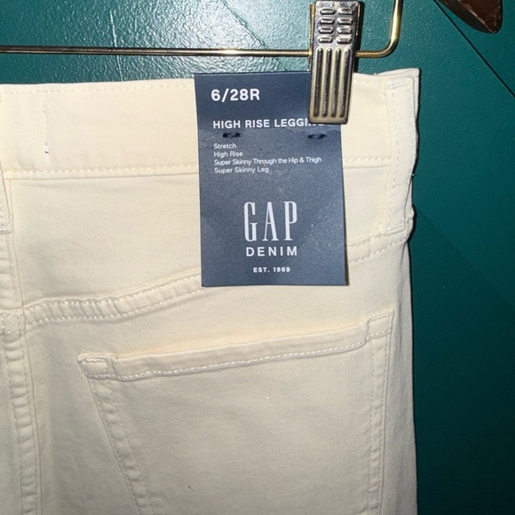 Gap High Rise White Button-Fly Jeans - Picture 7 of 9